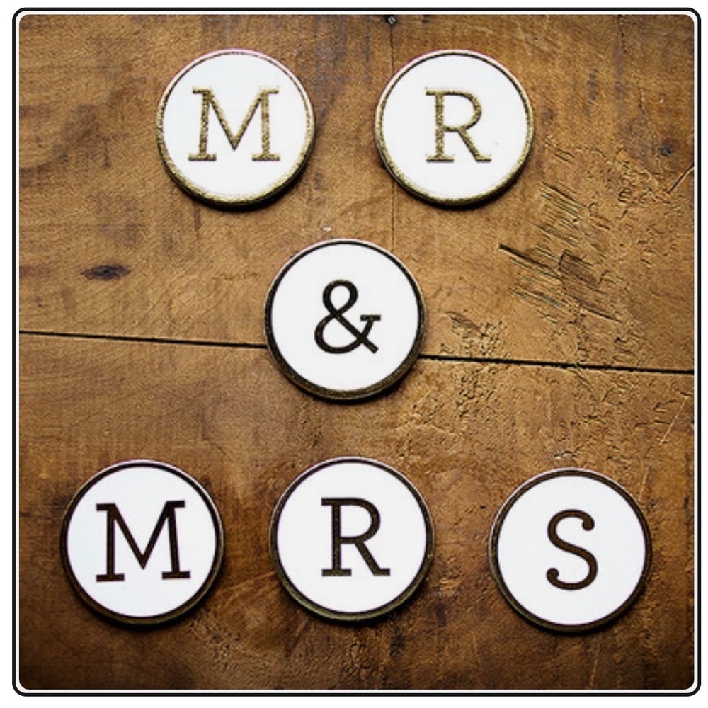 My Mind's Eye Mr & Mrs Medallions Gold Foil Wedding‎ Banner Decor Set FYP108